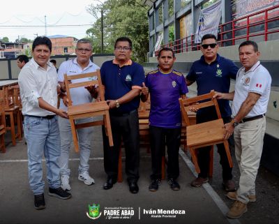 IVAN MENDOZA ENTREGÓ MÓDULOS ESCOLARES A I. E. DE LA PROVINCIA DE PADRE ABAD