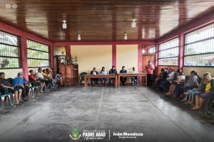 ALCALDE PROVINCIAL DIALOGA CON MORADORES DEL CASERÍO PAUJIL