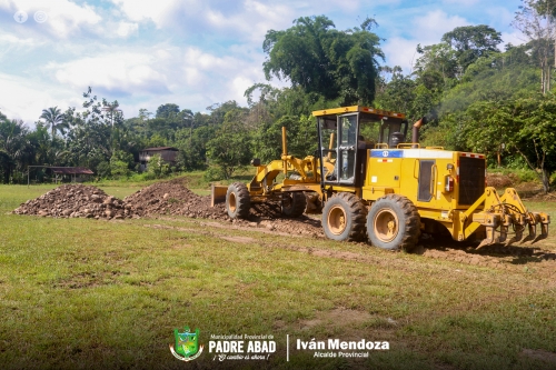 POOL DE MAQUINARIAS MEJORAN CALLES Y CAMPO DEPORTIVO EN ALTO SHAMBILLO