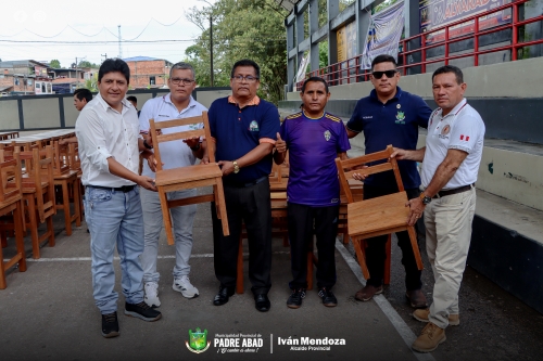 IVAN MENDOZA ENTREGÓ MÓDULOS ESCOLARES A I. E. DE LA PROVINCIA DE PADRE ABAD