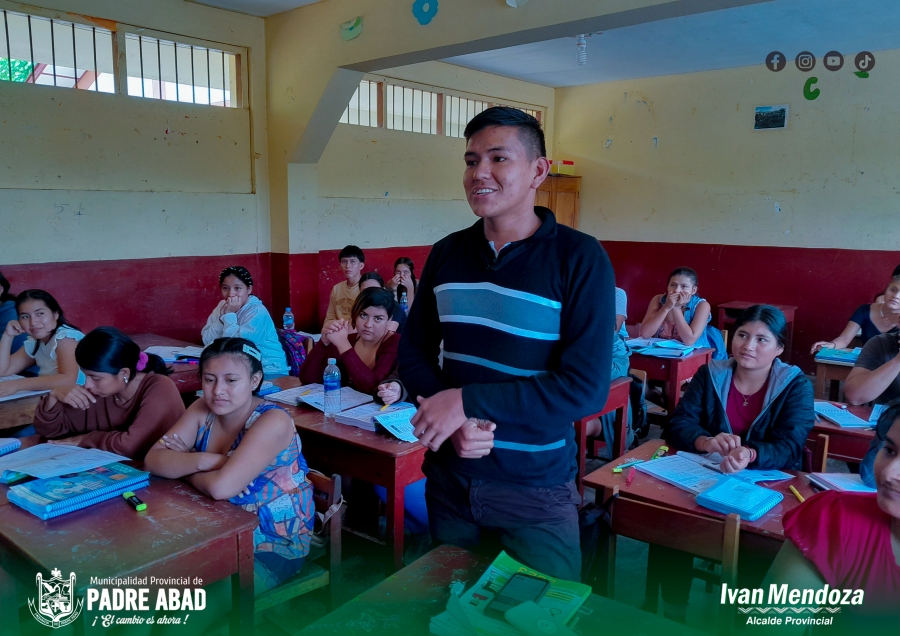 CONCEJO MUNICIPAL DE PADRE ABAD VISITA EL CENTRO PRE UNIVERSITARIO  A FIN DE VERIFICAR EL PROCESO ACADÉMICO