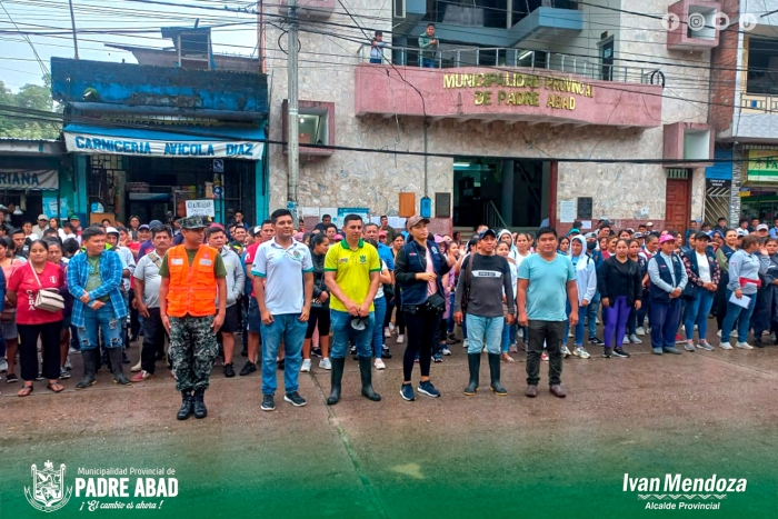 TRABAJADORES DE LA MUNICIPALIDAD DE PADRE ABAD SE SUMAN A CAMPAÑA DE RECOJO DE INSERVIBLES “JUNTOS CONTRA EL DENGUE”