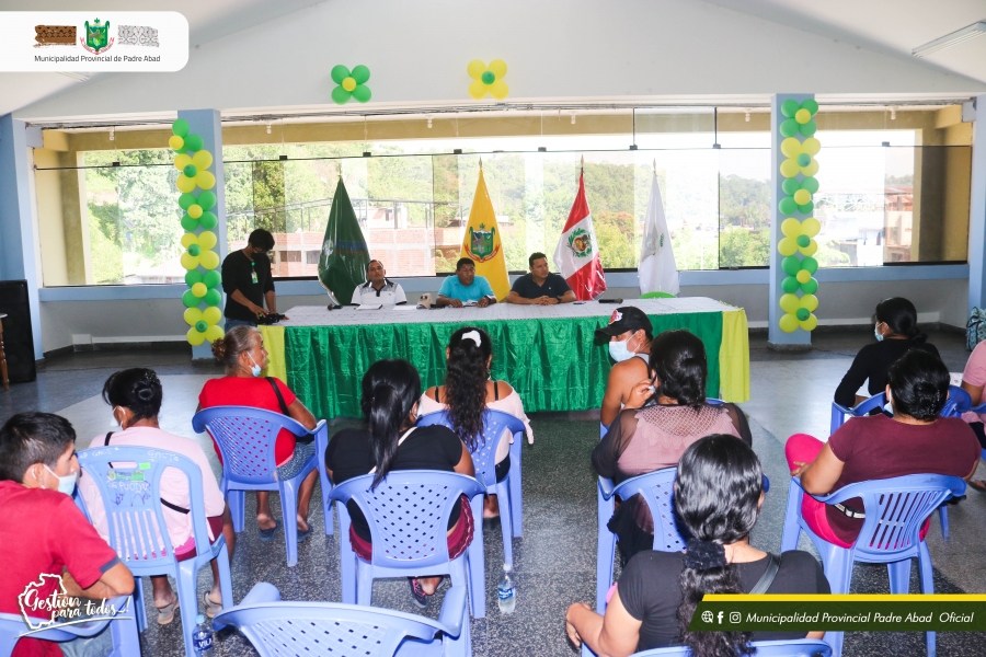 MUNICIPALIDAD SOSTIENE REUNIÓN CON COMERCIANTES Y AMBULANTES DE LA CIUDAD