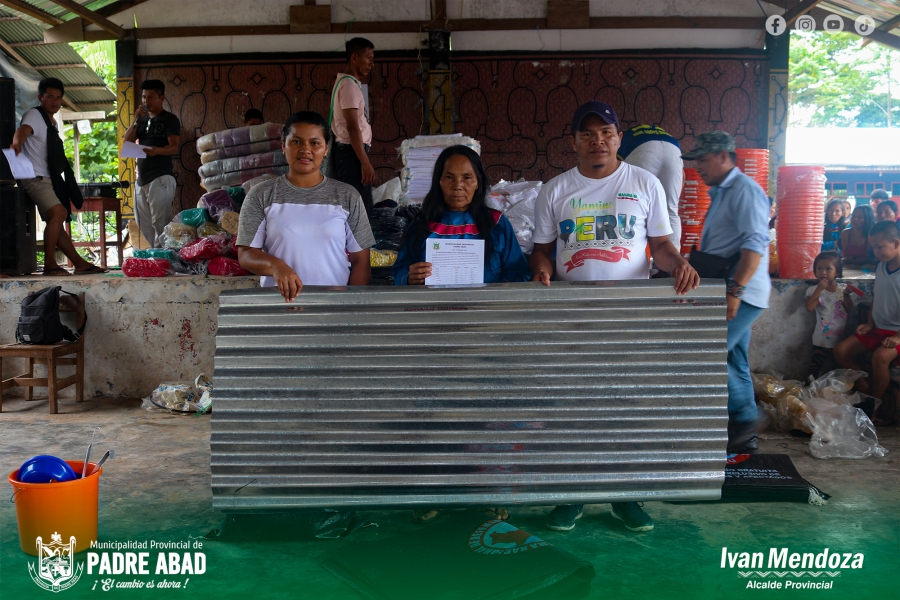 MUNICIPALIDAD PROVINCIAL ENTREGA AYUDA HUMANITARIA A 170 FAMILIAS AFECTADAS Y DAMNIFICADAS DE LA CC.NN. SANTA ROSA