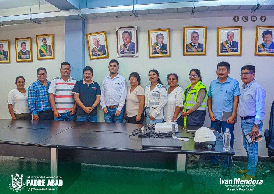 EQUIPO TECNICO DE ESCUELAS BICENTENARIO INFORMARON AVANCE DEL PROYECTO DE LA I.E. FERNANDO CARBAJAL