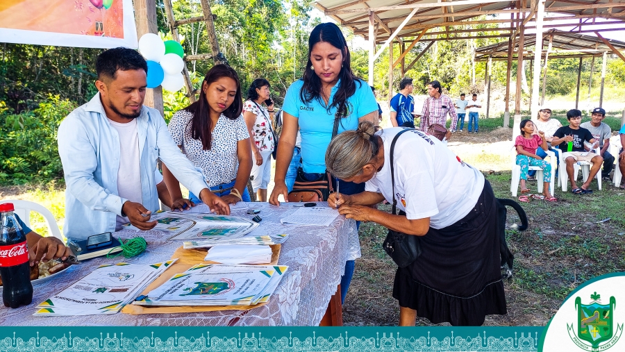 ENTREGA DE TÍTULOS DE PROPIEDAD EN EL CASERÍO RÍO NEGRO