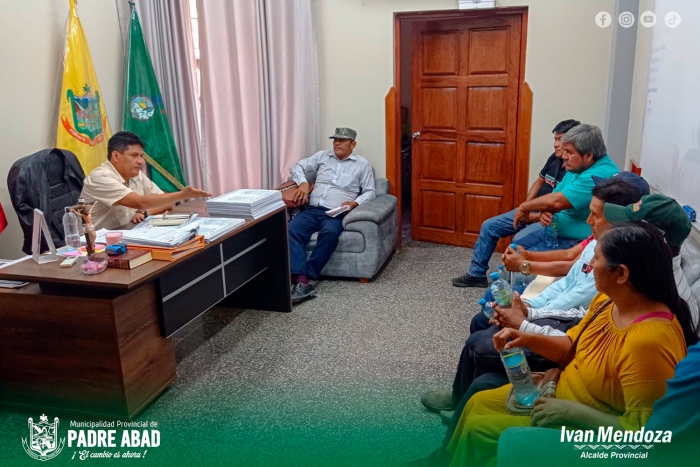 ALCALDE PROVINCIAL SE REUNIÓ CON AUTORIDADES COMUNALES DEL CENTRO POBLADO DE SANTA ROSA