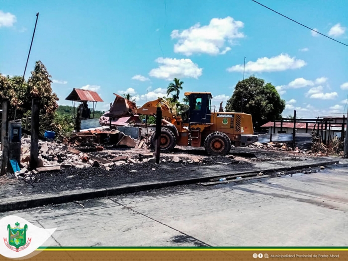 MUNICIPALIDAD APOYA CON RIPIO Y MAQUINARIAS A DAMNIFICADOS DE LA JJ.VV. LA MARINA