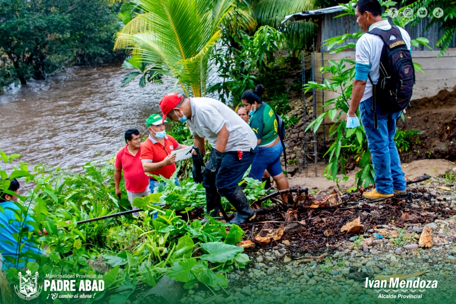 MUNICIPALIDAD REALIZA JORNADA DE LIMPIEZA DEL RIO NEGRO EN AGUAYTÍA