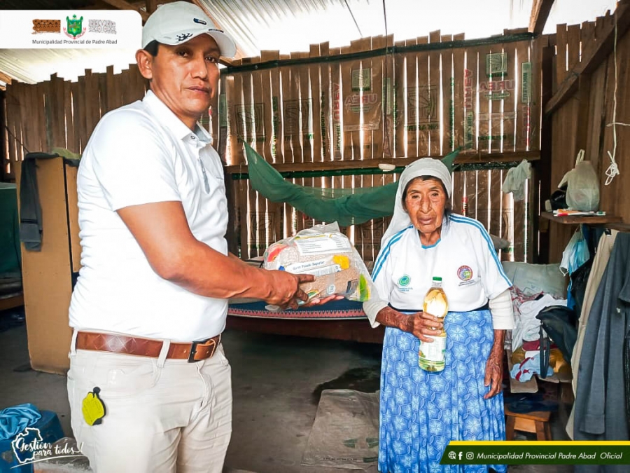 MUNICIPALIDAD CONTINÚA ENTREGANDO CANASTAS DE ALIMENTOS A PERSONAS VULNERABLES EN PADRE ABAD