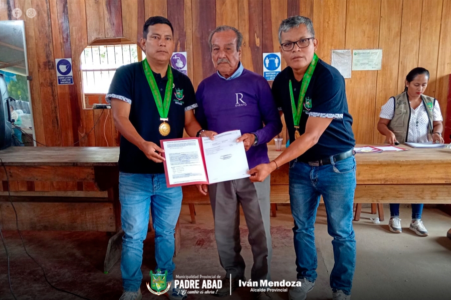 MUNICIPALIDAD ENTREGA MÁS DE 220 TITULOS DE PROPIEDAD EN EL DISTRITO DE CURIMANÁ