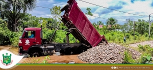 POOL DE MAQUINARIAS REALIZA MEJORAMIENTO DE CARRETERA Y PUENTE EN EL CASERIO MIRAFLORES