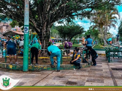 MUNICIPALIDAD REALIZA PINTANDO Y MEJORAMIENTO DEL MALECON TURISTICO DE AGUAYTÍA