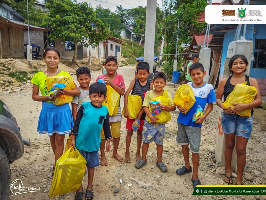 CEDIF ENTREGA 200 PACK DE LIBROS A 70 NIÑOS BENEFICIARIOS DEL PROGRAMA